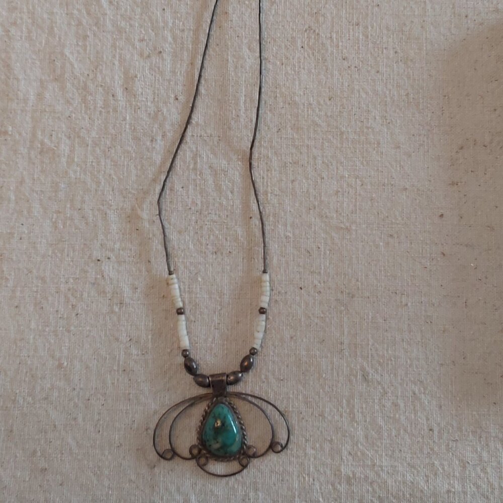 Vintage Turquoise Silver and shell bead necklace - Picture 2 of 5